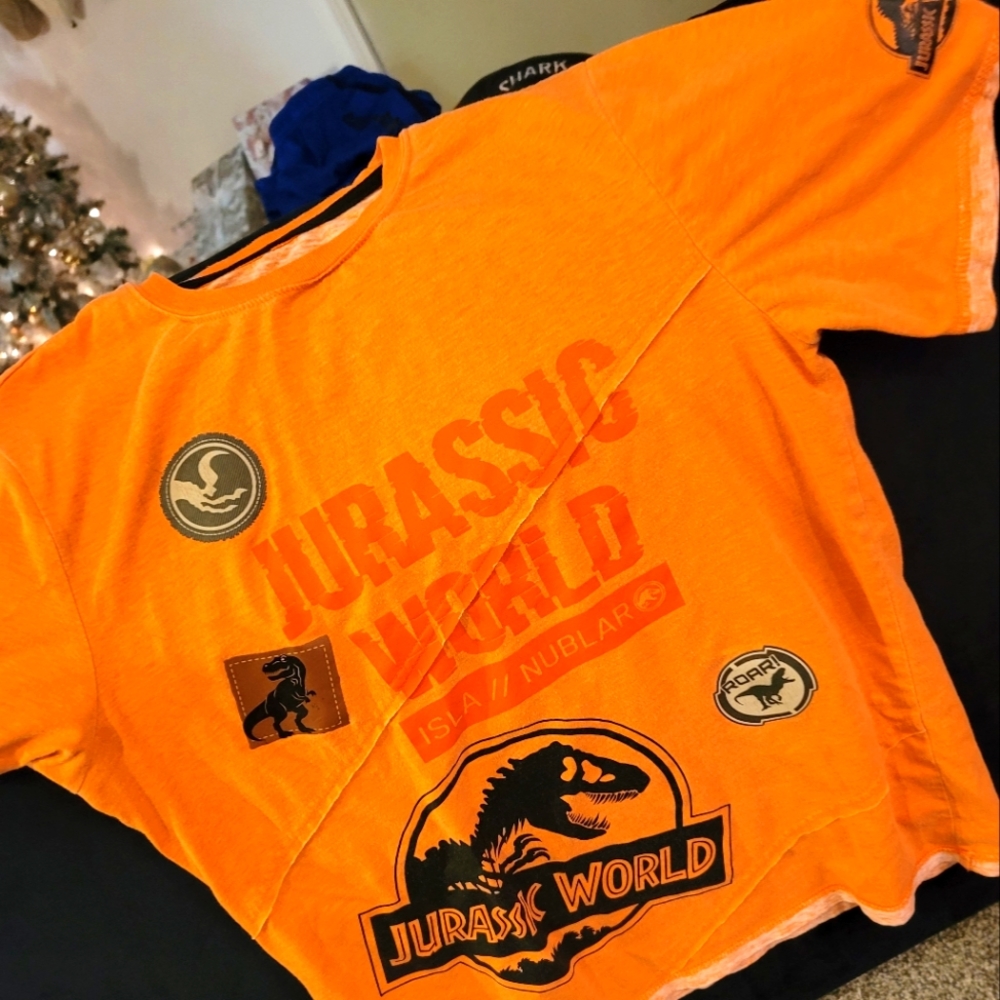 Boys XXL Jurassic World tee